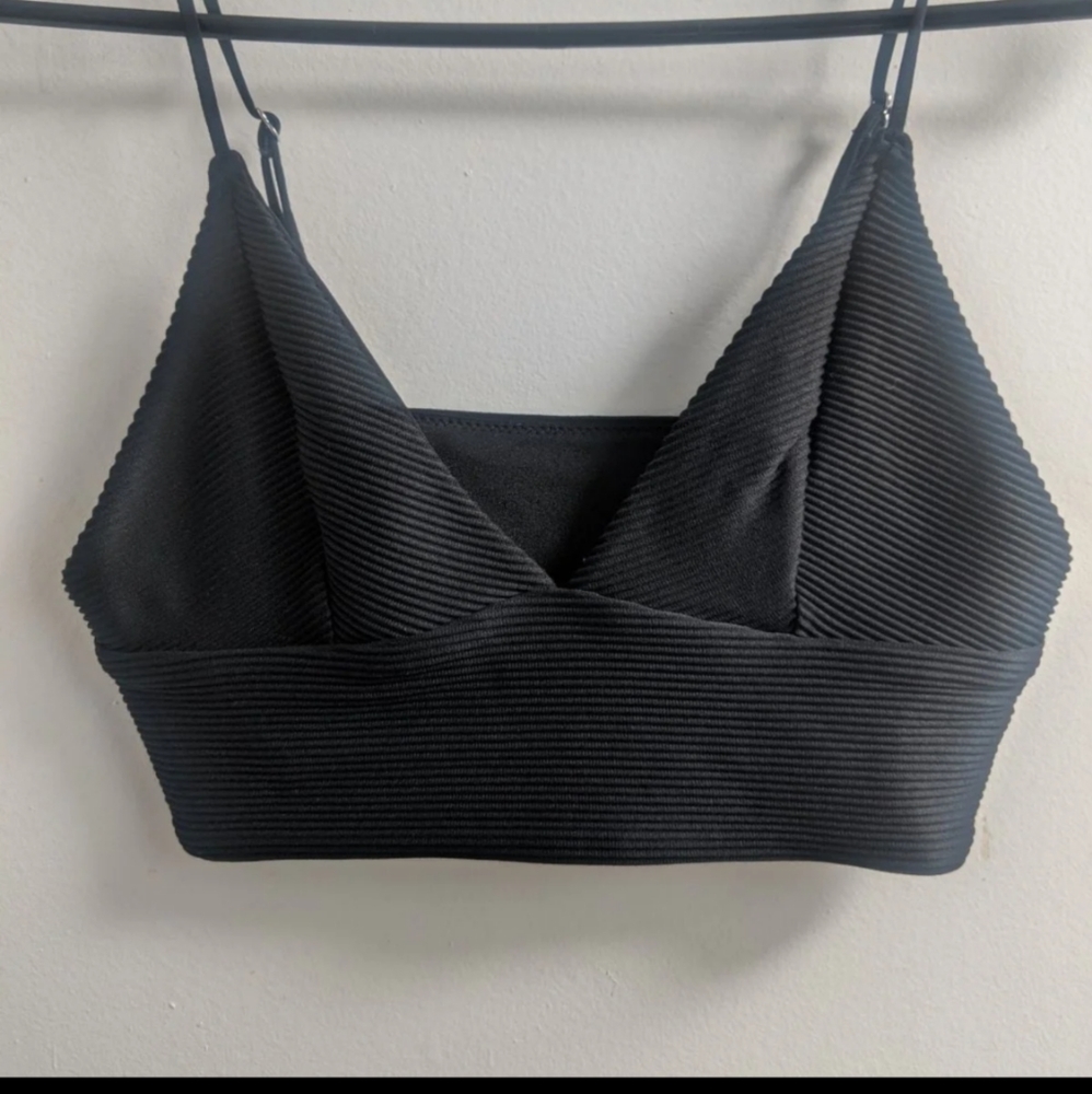 H&M black ribbed bikini top